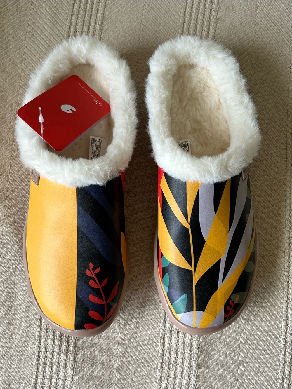 UIN Women’s Comfort Mules Slippers - Hakuna Matata style - size 9 - NWT